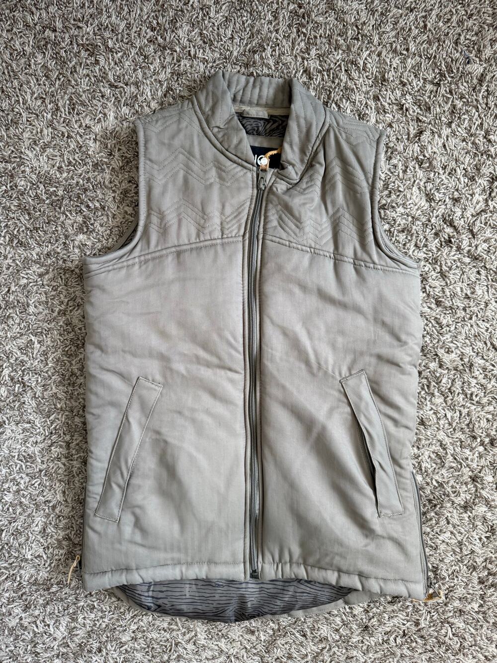 Tentree Women’s XS Gray Quilted Insulated Full Zip Outdoor Vest Gorpcore Tan